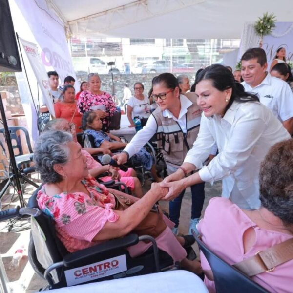 Lleva Yolanda Osuna beneficios directos con Centro +Cerca a colonos de la Primero de Mayo