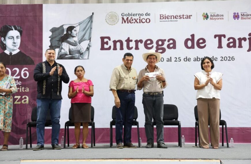 Apoyos sociales son derechos no regalos, afirma Javier May