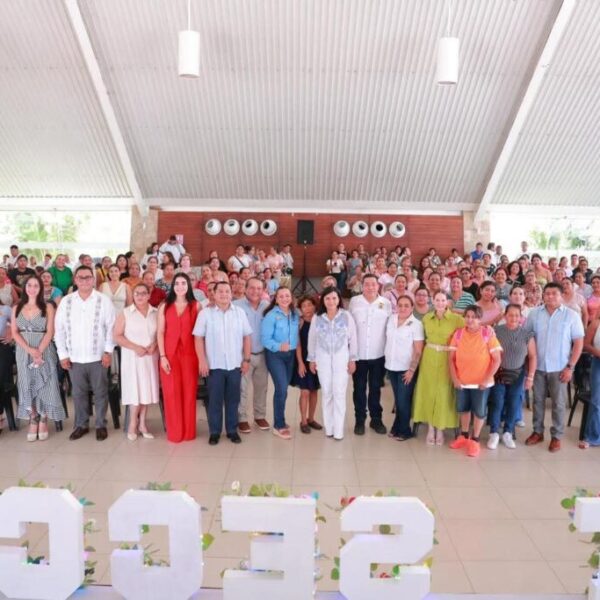 Reconoce Yolanda Osuna aportación de madres trabajadoras en la transformación de Centro