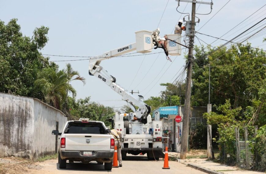 Despliegan 20 brigadas técnicas para rehabilitar ramal eléctrico en zona Yokot’an