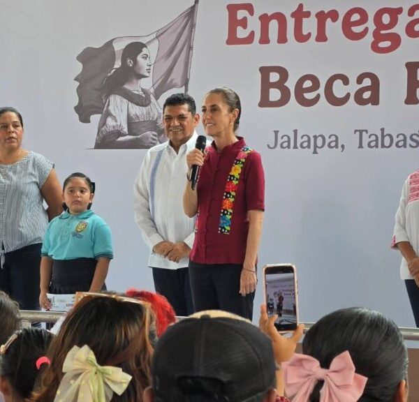 En histórica visita, la Presidenta Claudia Sheinbaum se reúne con 500 madres y padres de familia de Jalapa, “donde nunca un Presidente había puesto pie”