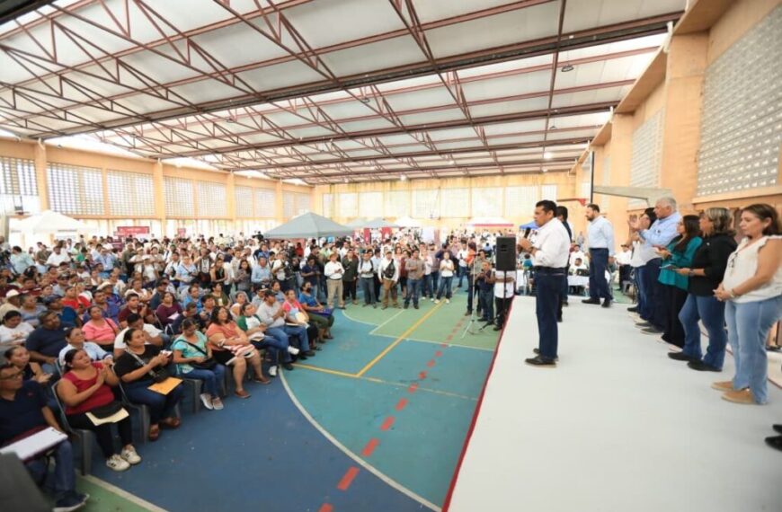 Lleva Gobierno del Pueblo atención directa y servicios gratuitos a las familias de Jalpa de Méndez