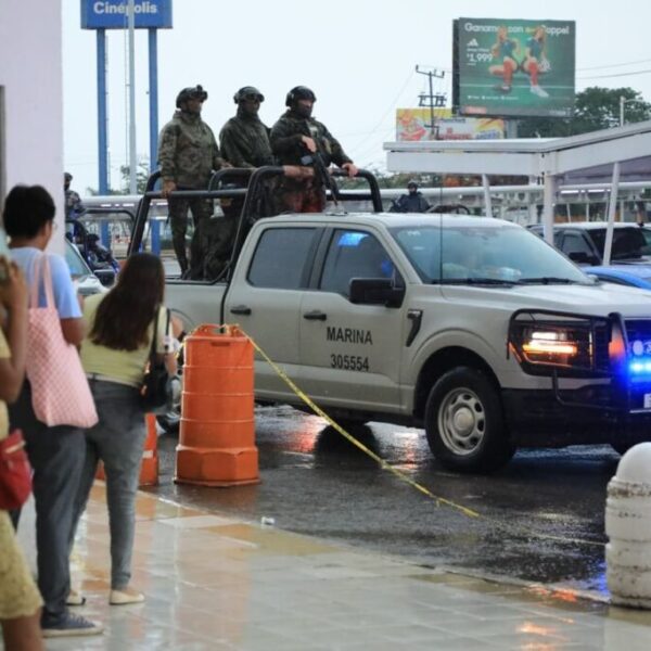 Aseguran más de 19 mil litros de hidrocarburo y detienen a 12 personas en acciones coordinadas de seguridad en Tabasco