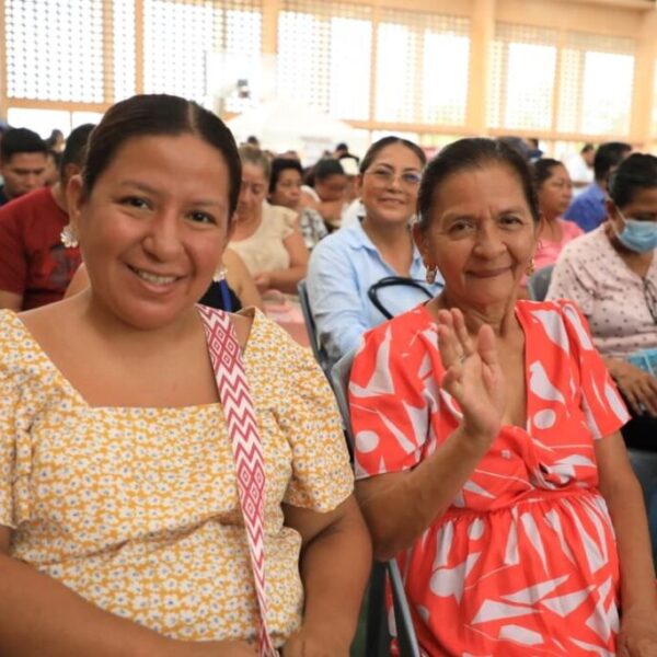 “No cualquier gobernador regresa a las comunidades a escuchar y atender al pueblo”: mujeres de Soyataco