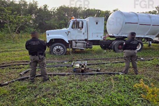Asegura FGR más de 19 mil litros de hidrocarburo e inhabilita tres tomas clandestinas en Cárdenas