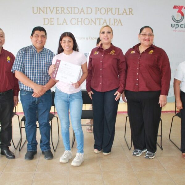 Se suman estudiantes de la UPCH a acciones educativas a favor de jóvenes y adultos