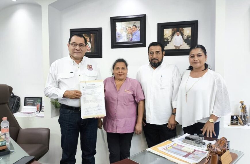 Avanza la regularización patrimonial en Centla: Gobierno del Pueblo entrega títulos de propiedad al Ayuntamiento