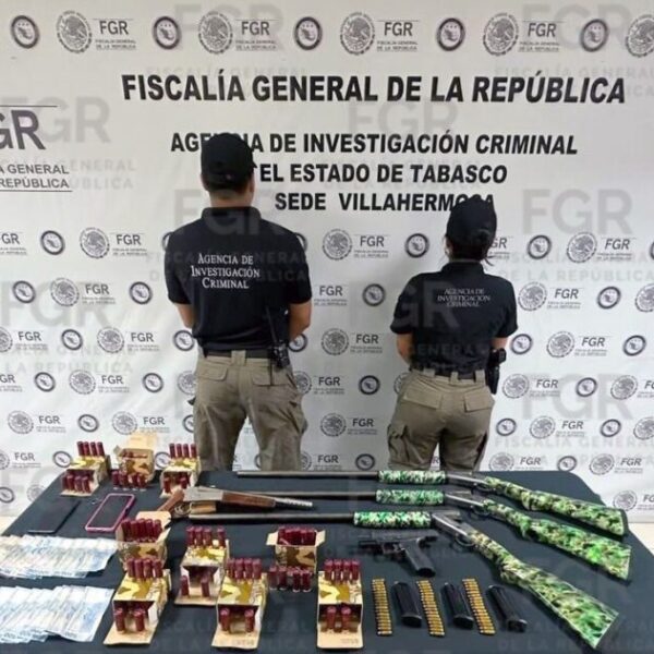 Asegura FGR armamento y detiene a dos personas