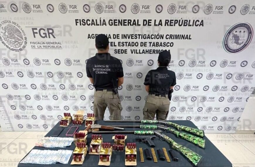 Asegura FGR armamento y detiene a dos personas