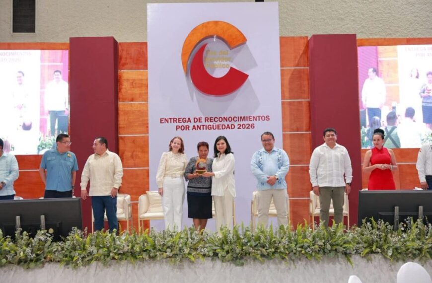 Reconoce Yolanda Osuna trayectorias de 603 colaboradores del Ayuntamiento de Centro