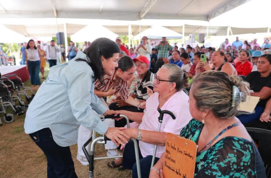 Lleva Yolanda Osuna Centro +Cerca a Las Rosas, en Ocuiltzapoltán y entrega apoyos funcionales a personas con discapacidad motriz