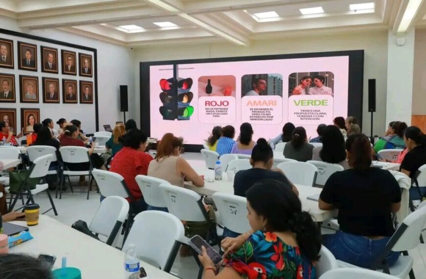 Con Mujeres y Emprendedores al Centro se capacita a cerca de 800 participantes de forma simultánea