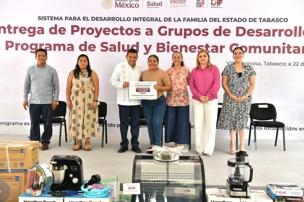 Entrega Gobierno del Pueblo equipamiento para impulsar microempresas en comunidades marginadas de Tabasco
