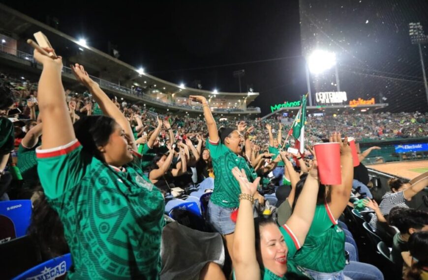 Celebran tabasqueños con lleno total en el Centenario tercer victoria de México en el Mundial