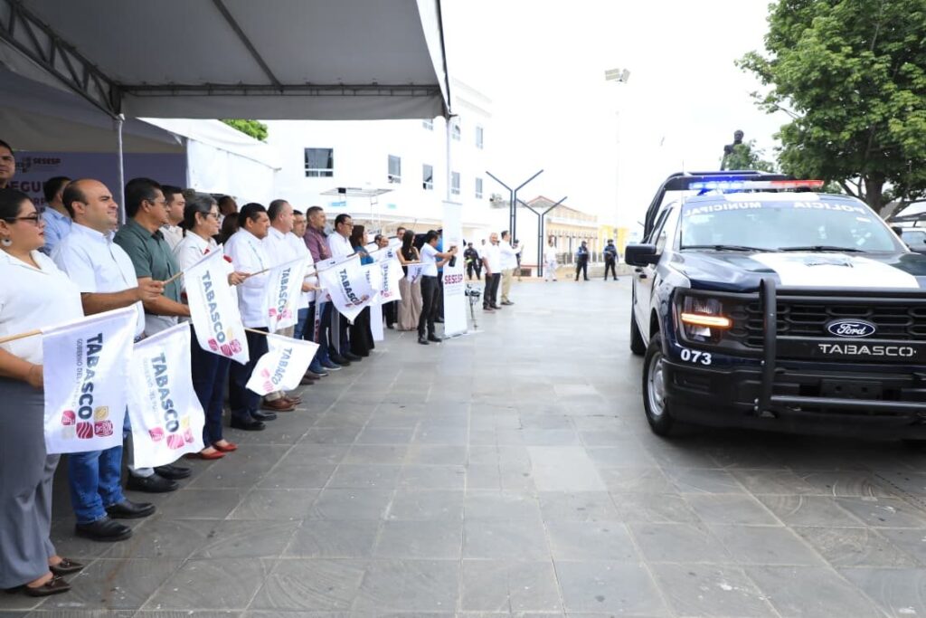 Entrega Gobernador Javier May 1,163 unidades de equipamiento para el fortalecimiento de las corporaciones de seguridad pública de los municipios