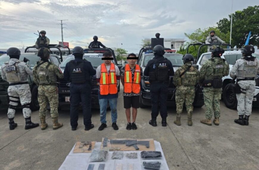 Detiene SSPC a dos personas y asegura armas, presuntas sustancias ilícitas y vehículos en Centro