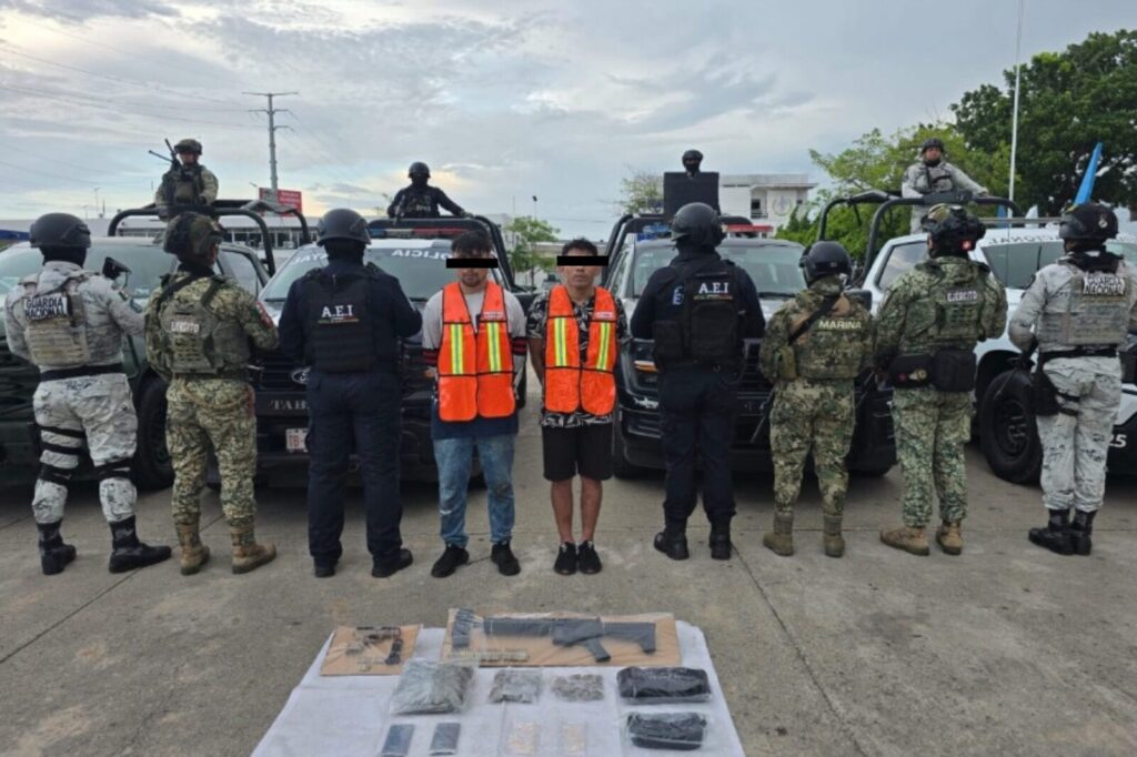 Detiene SSPC a dos personas y asegura armas, presuntas sustancias ilícitas y vehículos en Centro