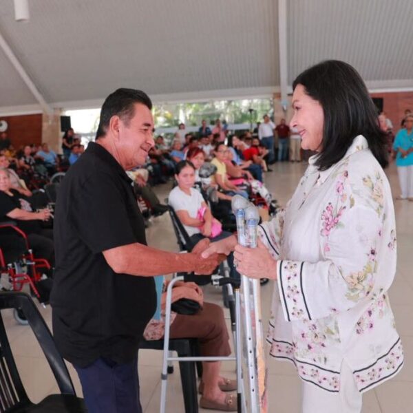 Impulsa Yolanda Osuna mayor autonomía de 150 personas con la entrega de apoyos funcionales