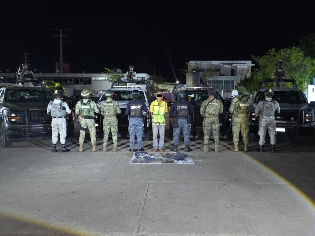 Elementos de la Guardia Estatal detienen a “El Chato” con arsenal y dosis de presunta droga en Centro