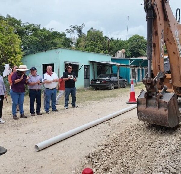 Con inicio de la red de agua potable en Buena Vista, Apasco, el Gobernador Javier May muestra su compromiso con el pueblo, destaca titular de la CEAS