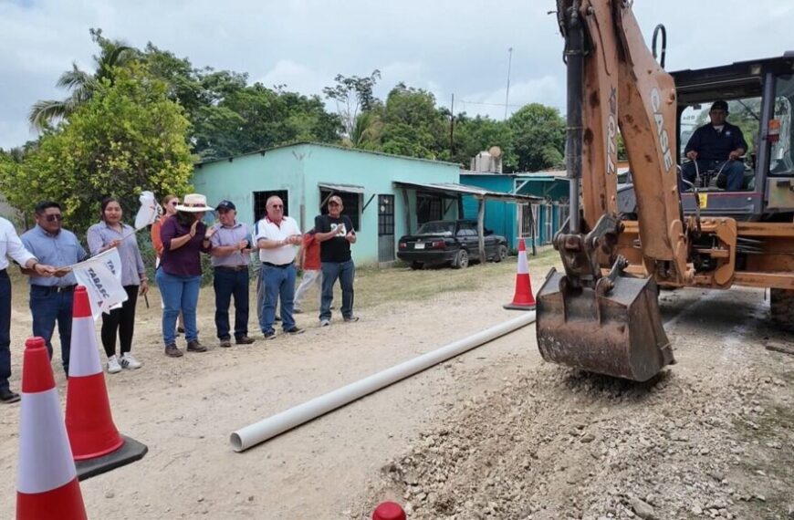 Con inicio de la red de agua potable en Buena Vista, Apasco, el Gobernador Javier May muestra su compromiso con el pueblo, destaca titular de la CEAS