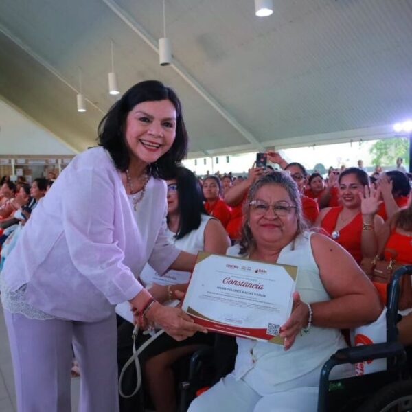 Mujeres al Centro transforma en mayor autonomía la vida de sus egresadas mediante capacitaciones