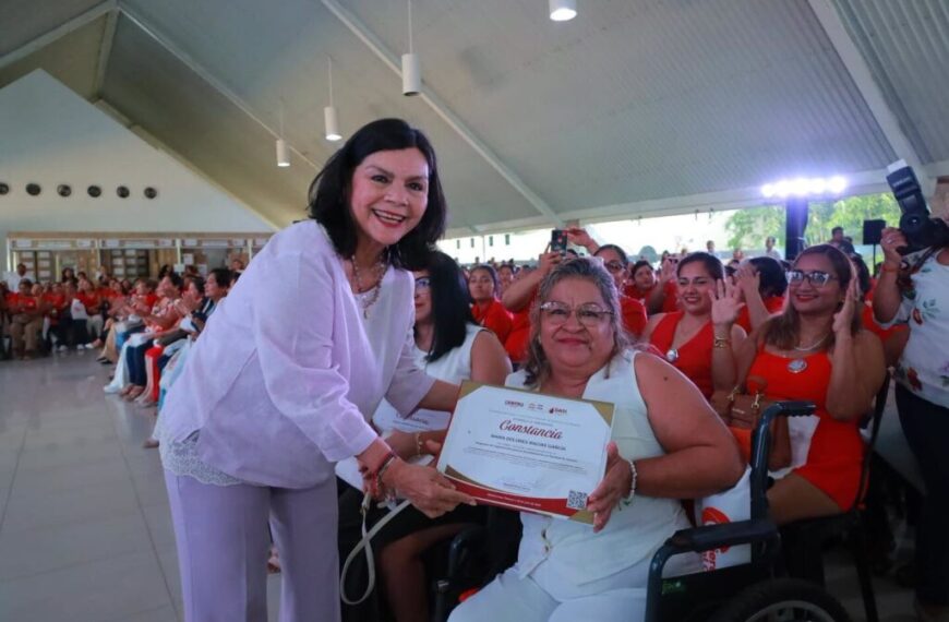 Mujeres al Centro transforma en mayor autonomía la vida de sus egresadas mediante capacitaciones