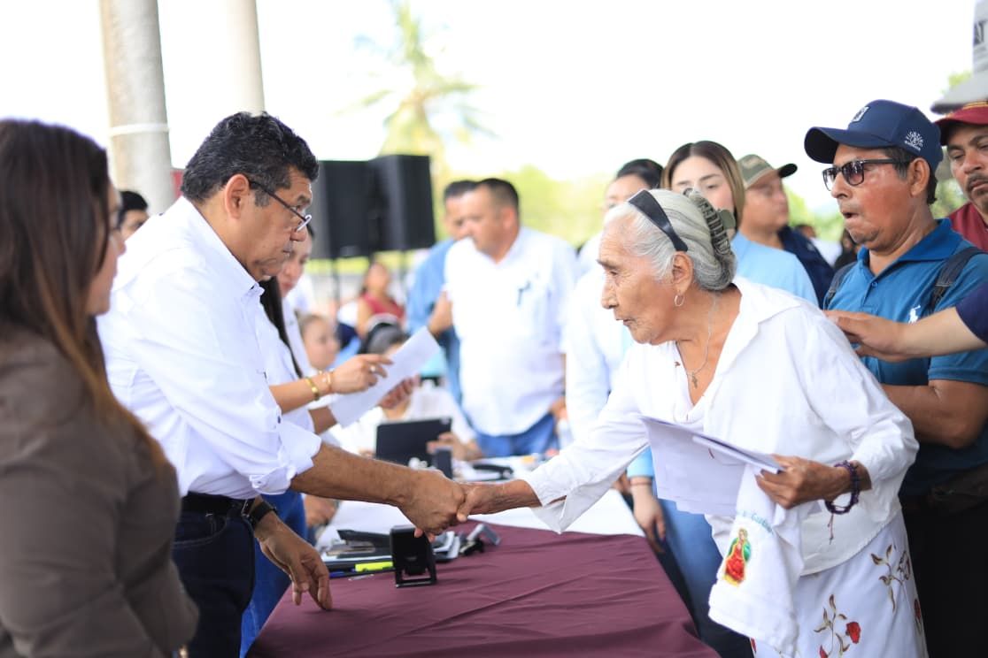 Anuncia Javier May ProgramaConsultorios Médicos en Comunidades
