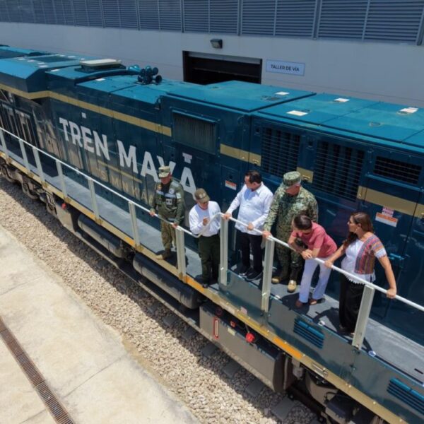 Participa Javier May en supervisión de locomotoras de carga en Quintana Roo