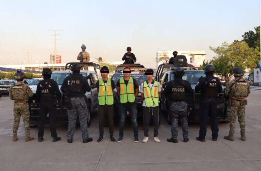 Detienen a tres personas que llevaban un cuerpo sin vida en la cajuela de un auto