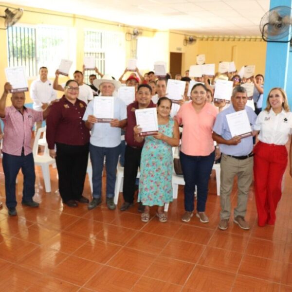 Se viste de fiesta Poblado Libertad: 46 jóvenes y adultos logran su certificación educativa con el IEAT