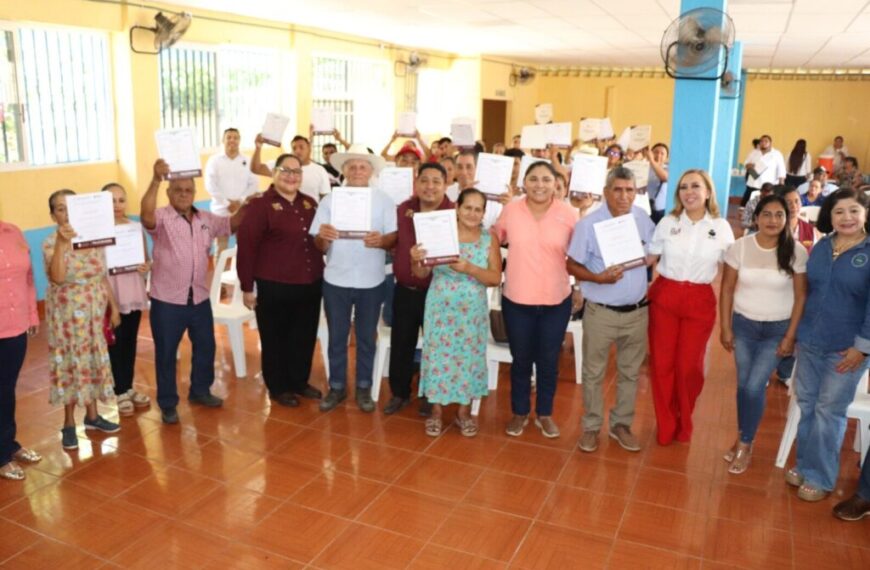 Se viste de fiesta Poblado Libertad: 46 jóvenes y adultos logran su certificación educativa con el IEAT