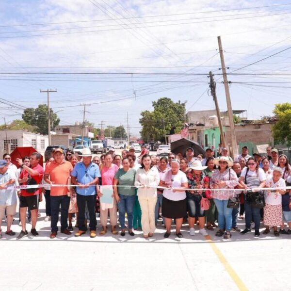 Cumple Yolanda Osuna con obras de agua potable, drenaje y pavimentación en Atasta y Miguel Hidalgo