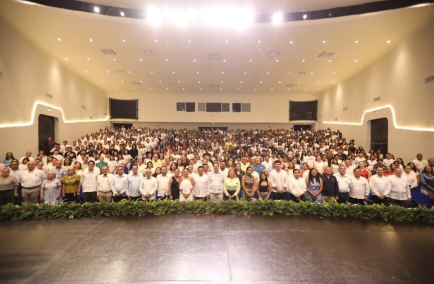 Encabeza Gobernador Javier May inicio del Curso de Inducción 2026-02 de la UJAT