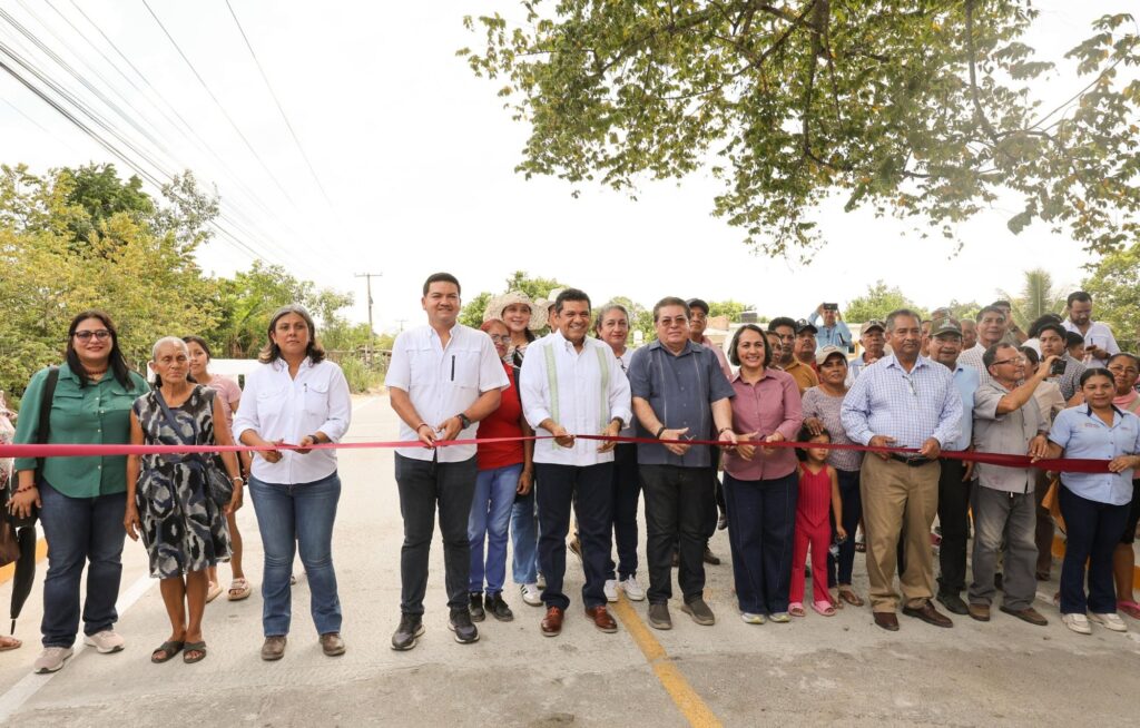 Javier May entrega puente que pone fin a 50 años de riesgo en Comalcalco
