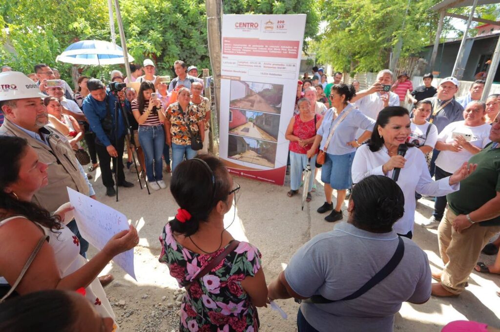 Pone en marcha Yolanda Osuna obras de pavimentación y alumbrado en tres colonias