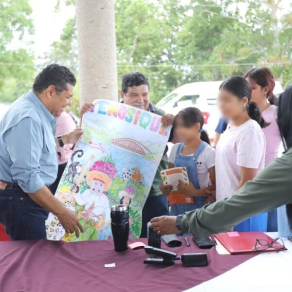 Javier May atiende y da soluciones al pueblo de Tenosique; visita número 18 al municipio fronterizo
