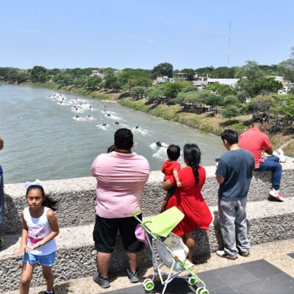 Crónica: Familias vuelven a las riberas del Grijalva a disfrutar la Gran Carrera Motonáutica