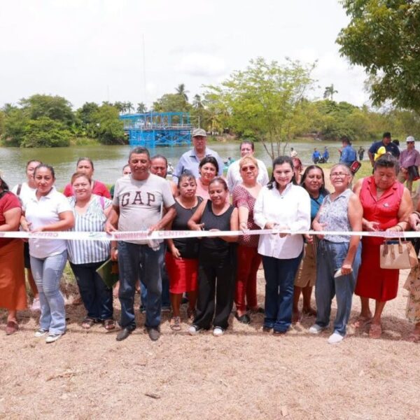 Inaugura Yolanda Osuna nueva línea de conducción de agua para habitantes de Aztlán Cuarta Sección