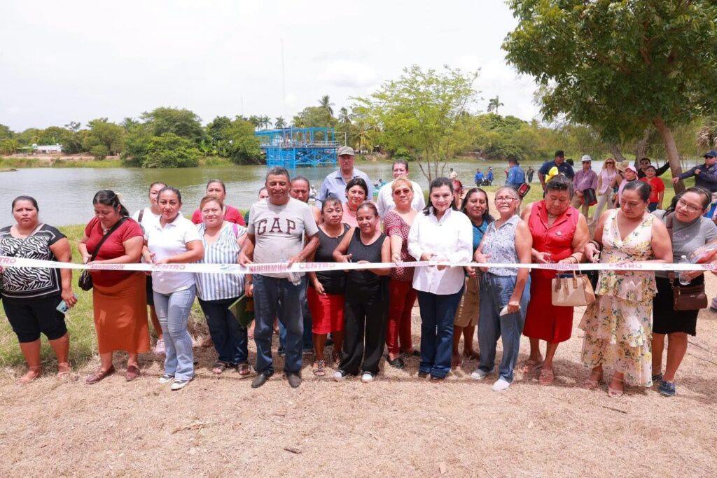 Inaugura Yolanda Osuna nueva línea de conducción de agua para habitantes de Aztlán Cuarta Sección
