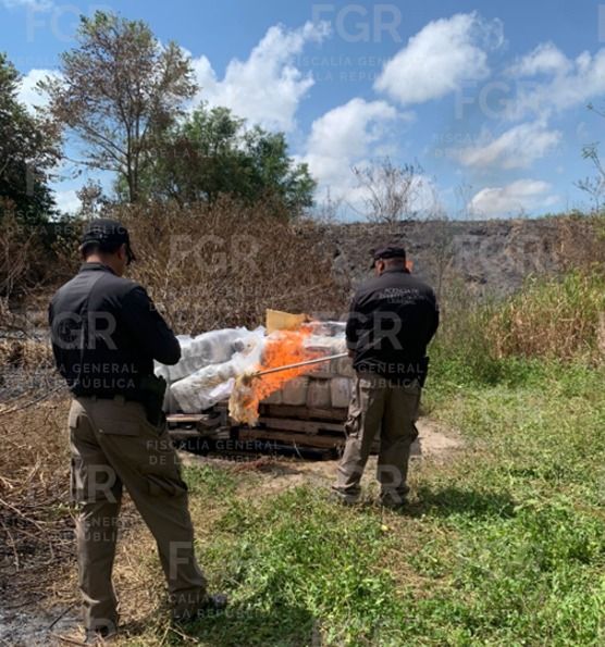 Incinera FGR más de 280 kilos de droga y destruye objetos materiales del delito