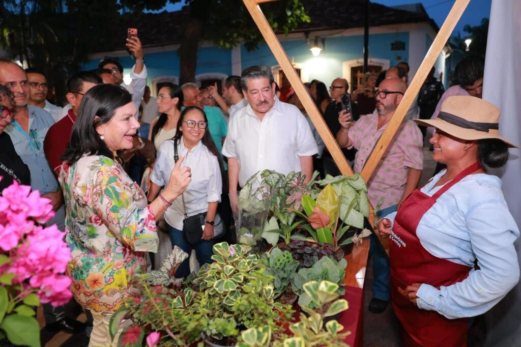 Supervisa Yolanda Osuna avances de rescate urbano y exposición de murales artísticos en el Centro Antiguo