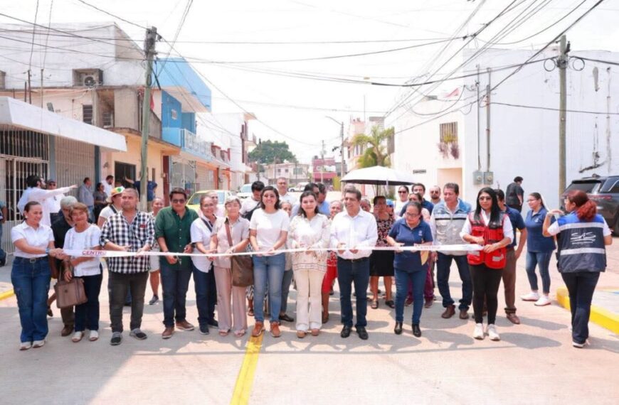 Entrega Yolanda Osuna obra integral para varias décadas en calle 25 de la colonia La Florida