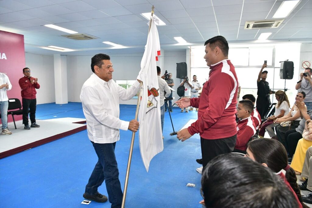 Abandera Javier May a delegación tabasqueña que participará en Paralimpiada Nacional Conade 2026