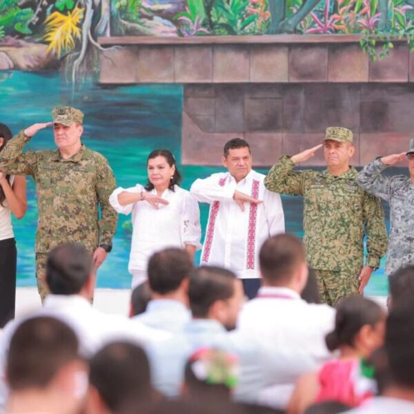 Rinde Gobierno de Centro homenaje a la historia, soberanía y símbolos de México en el mes patrio