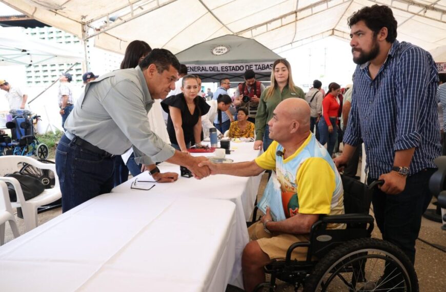 El Gobierno del Pueblo sale al encuentro de las familias y acerca los servicios a Multé, Balancán