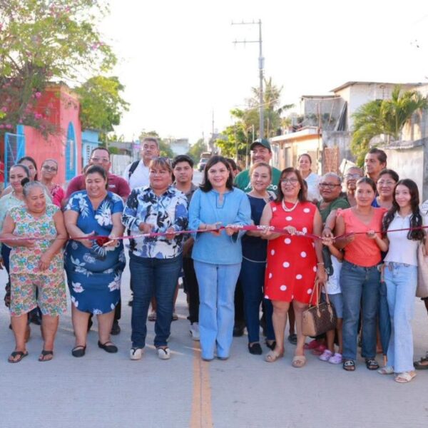 Entrega Yolanda Osuna obra de pavimentación para varias décadas en la colonia Francisco Villa