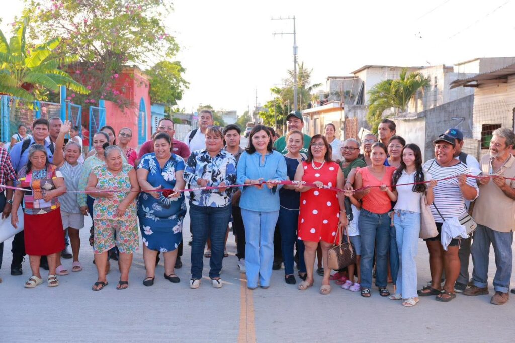Entrega Yolanda Osuna obra de pavimentación para varias décadas en la colonia Francisco Villa