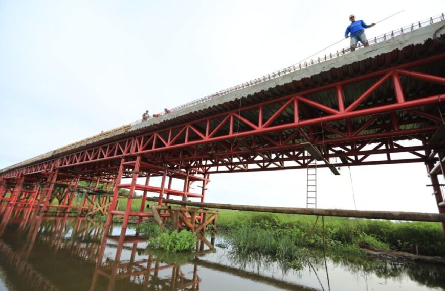 El puente de los Vernet vino a resolver un añejo problema en Macuspana