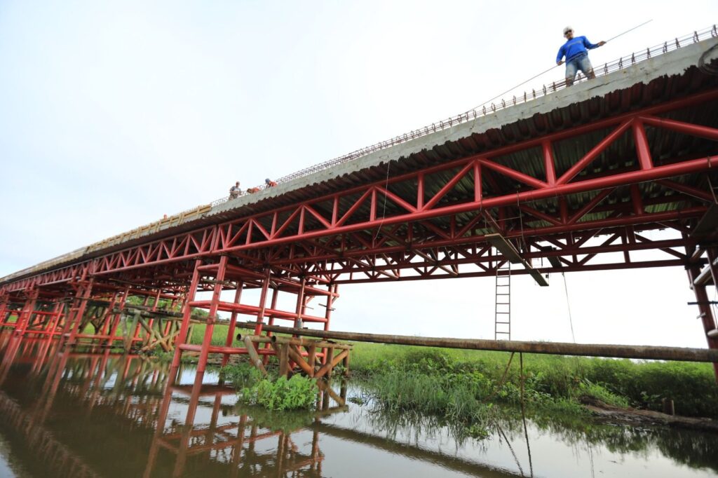 El puente de los Vernet vino a resolver un añejo problema en Macuspana